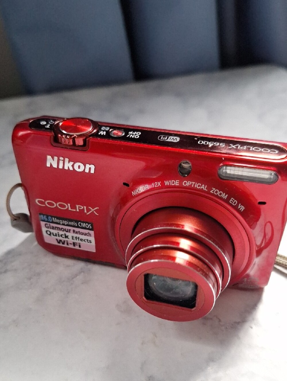Nikon COOLPIX Compact Digital Camera - Red - Picture 4 of 11
